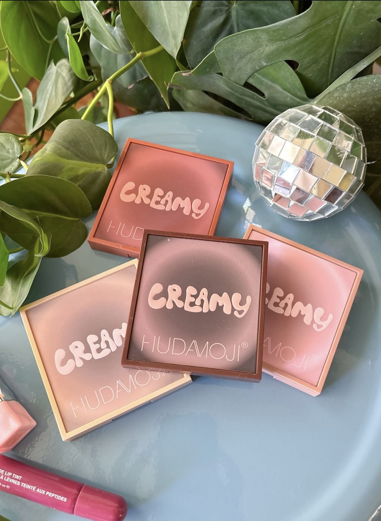 سایه creamy Huda moji